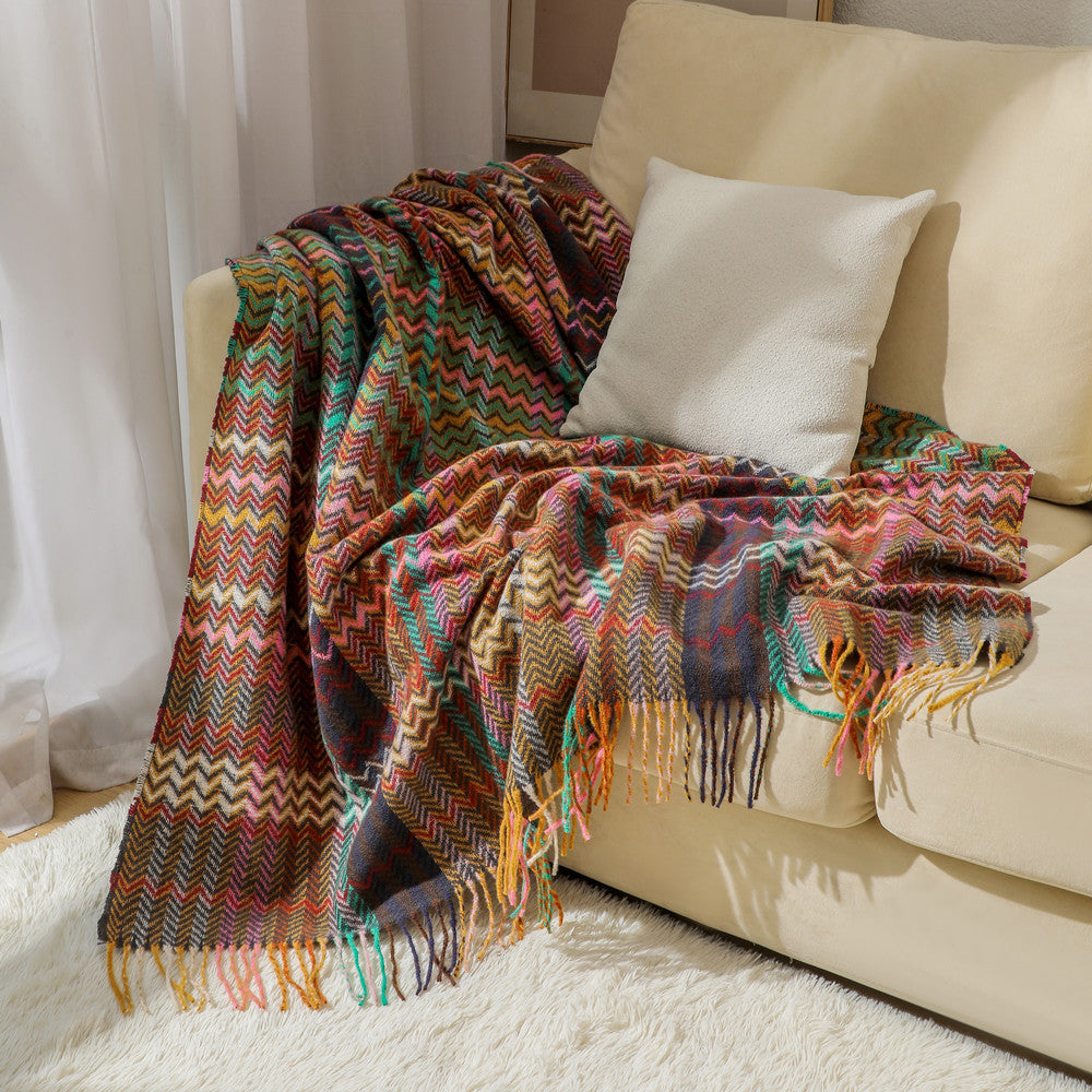 Cozy Geometric Patterned Throw Blanket