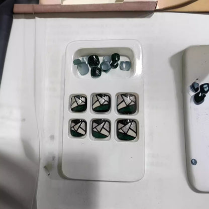 Geometric Design Press-On Nail Set Acalora