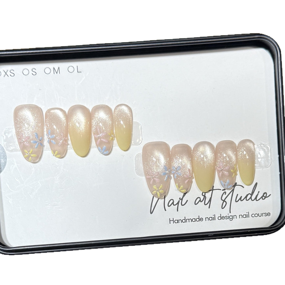 Stylish Press-On Nail Set with Floral Design Acalora