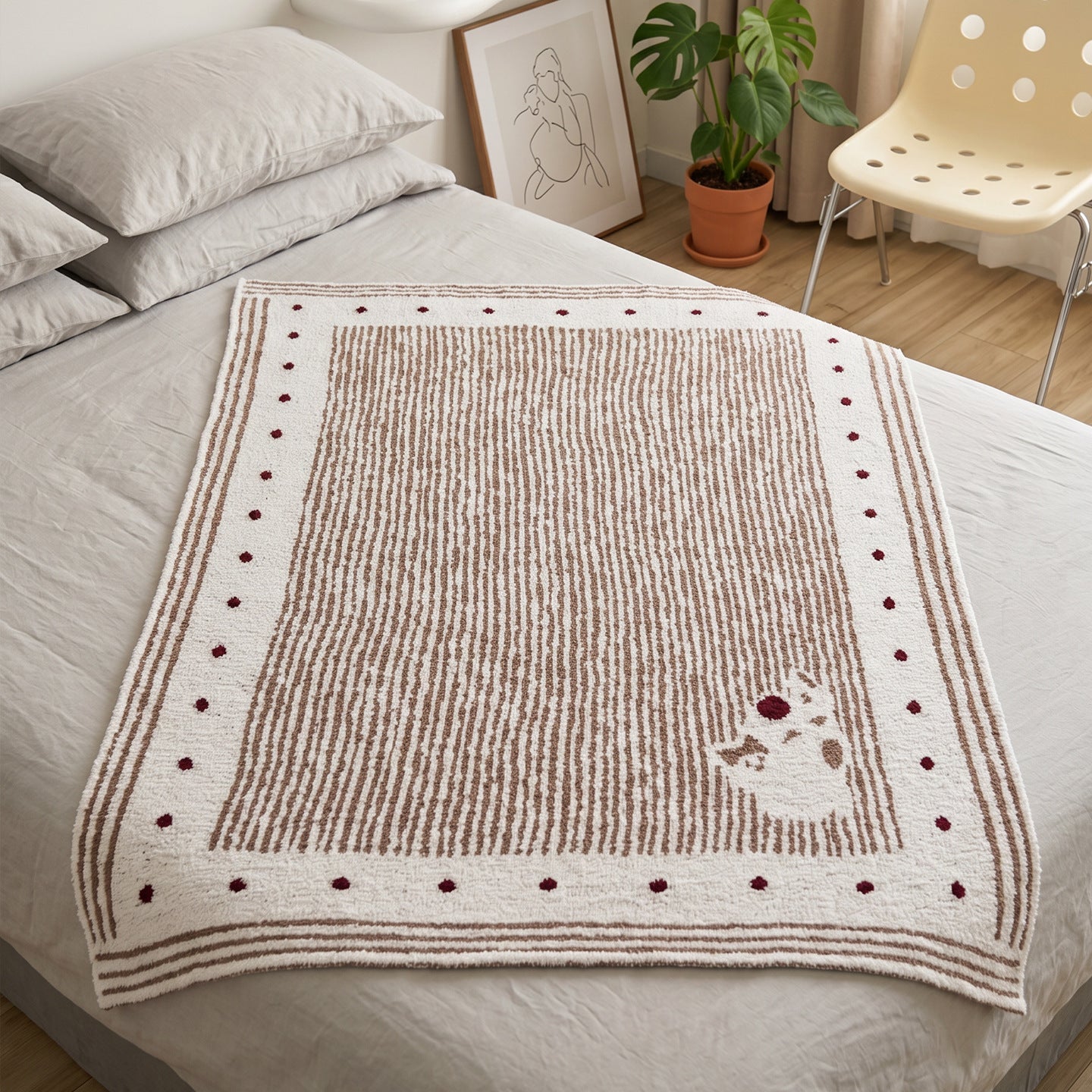 Cozy Fleece Cat-Themed Throw Blanket