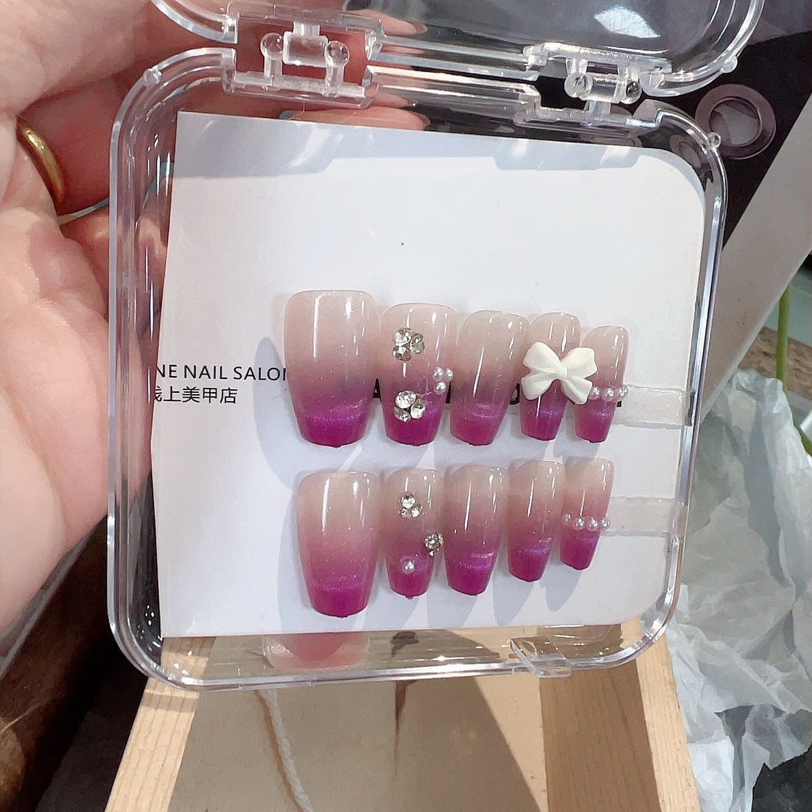 Glamorous Ombre Decorative Press-On Nail Set Acalora