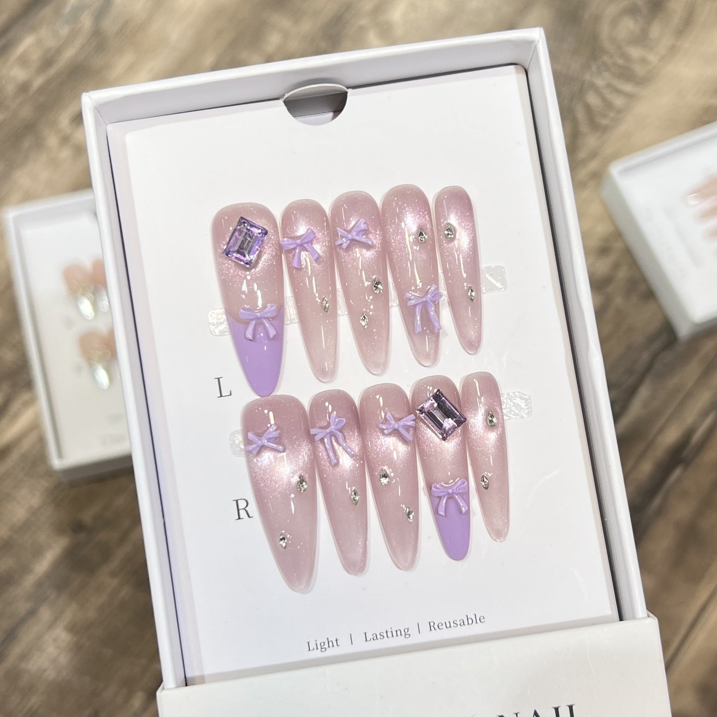 Elegant Handcrafted Press-On Nail Art Set Acalora