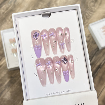 Elegant Handcrafted Press-On Nail Art Set Acalora