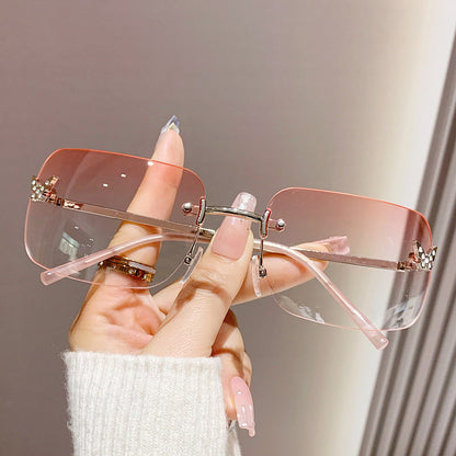 Women's fashion sunglasses with unique frame and luxurious accents Bowlift