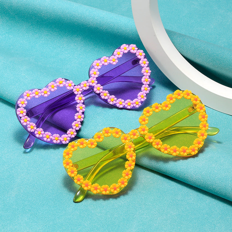 Ladies Love-Shaped Sunglasses with Floral Embellishments Bowlift
