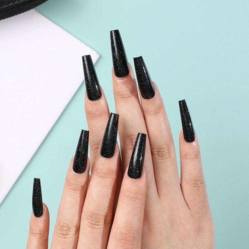 Elegant and glittering artificial nails Acalora