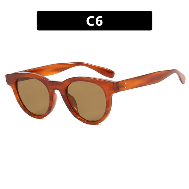 Ladies stylish sunglasses in trendy retro design Bowlift