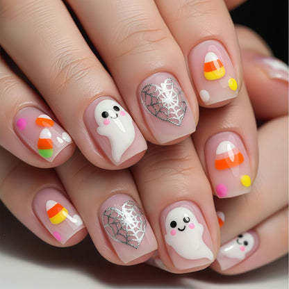 Artificial nails for Halloween with cute ghost motifs Acalora