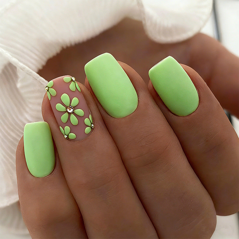 Artificial nail set with floral designs and matte finish Acalora