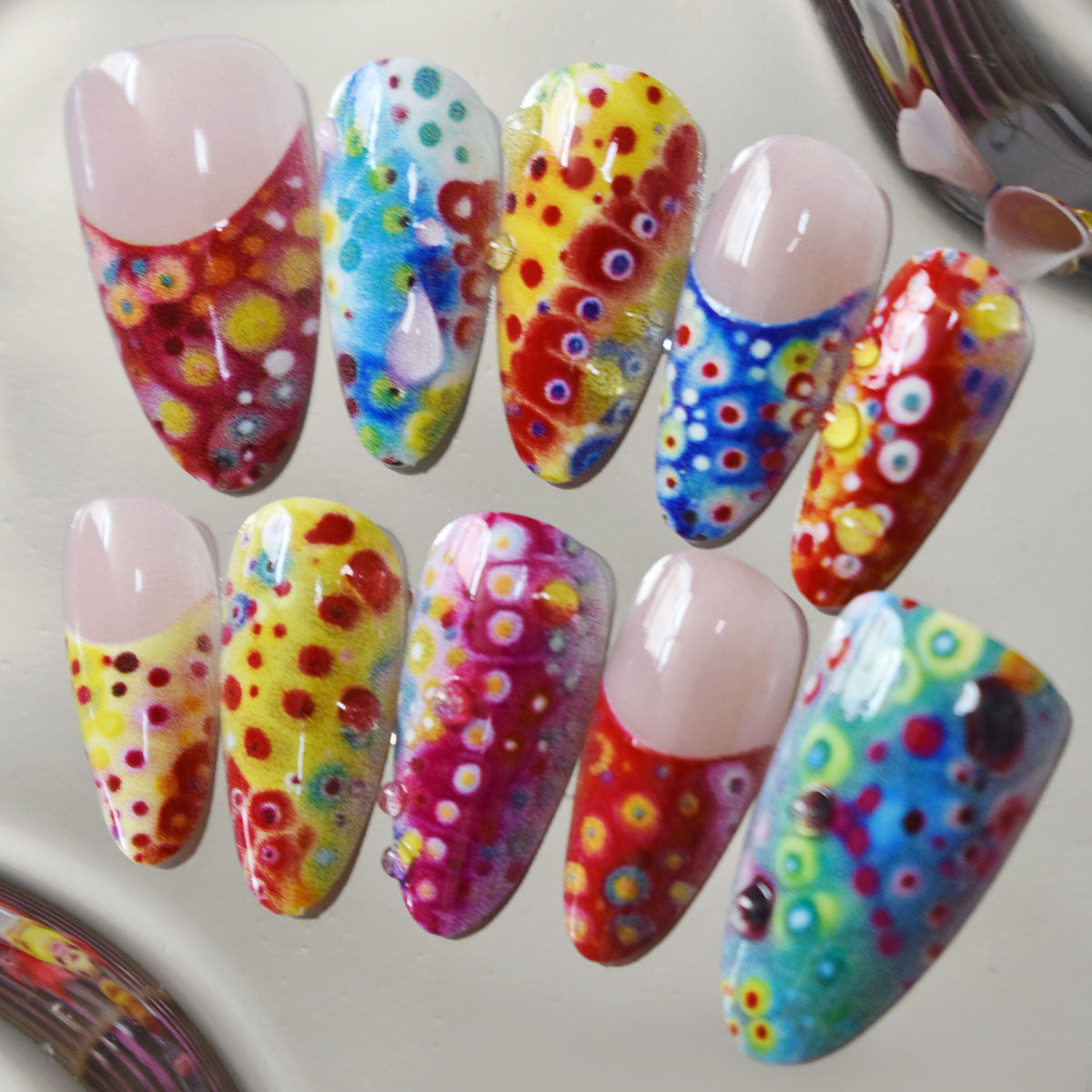 Colorful Artistic Press-On Nail Set Acalora