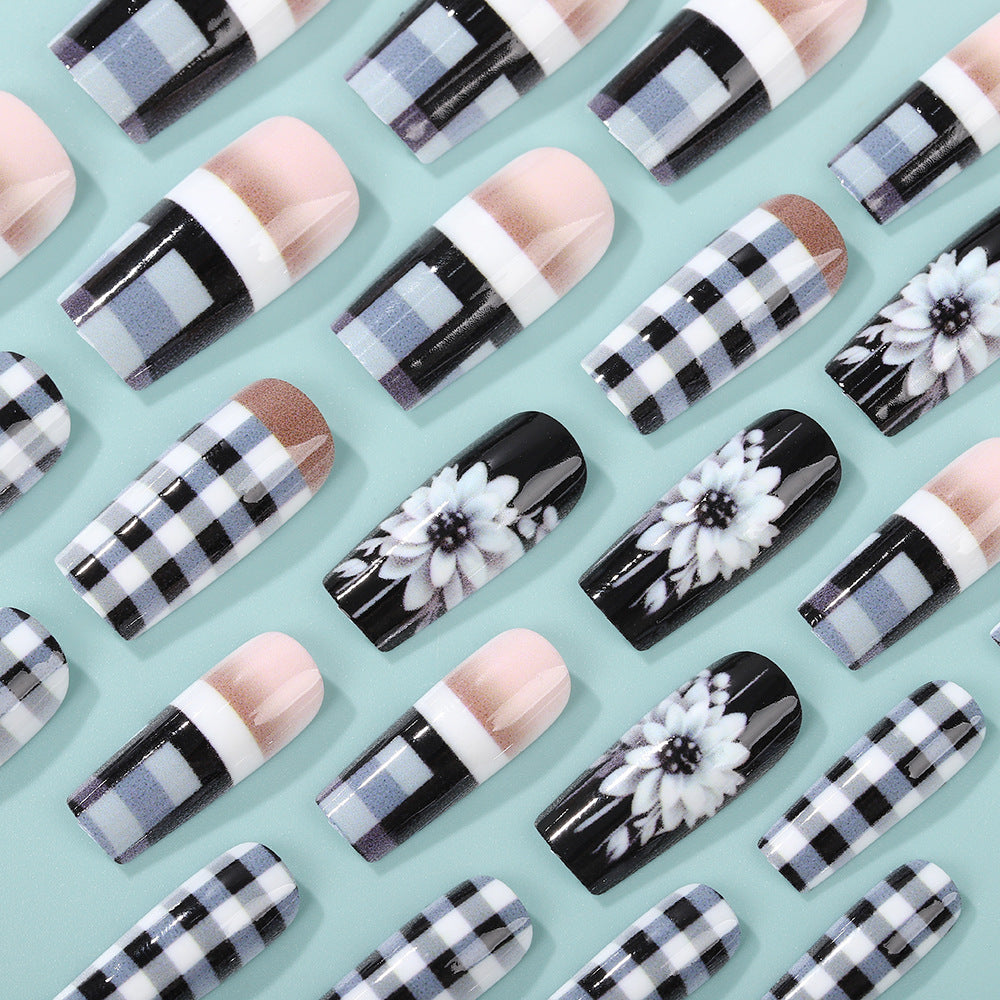 Creative artificial nails with stylish checkered patterns and floral design Acalora