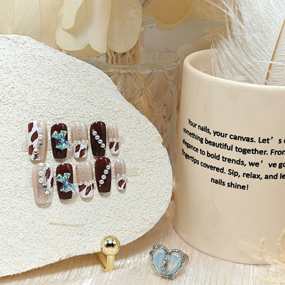 Artificial nails with glamorous 3D applications and glitter Acalora