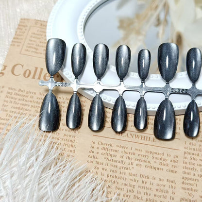 Artificial nails in elegant Cat-Eye design Acalora