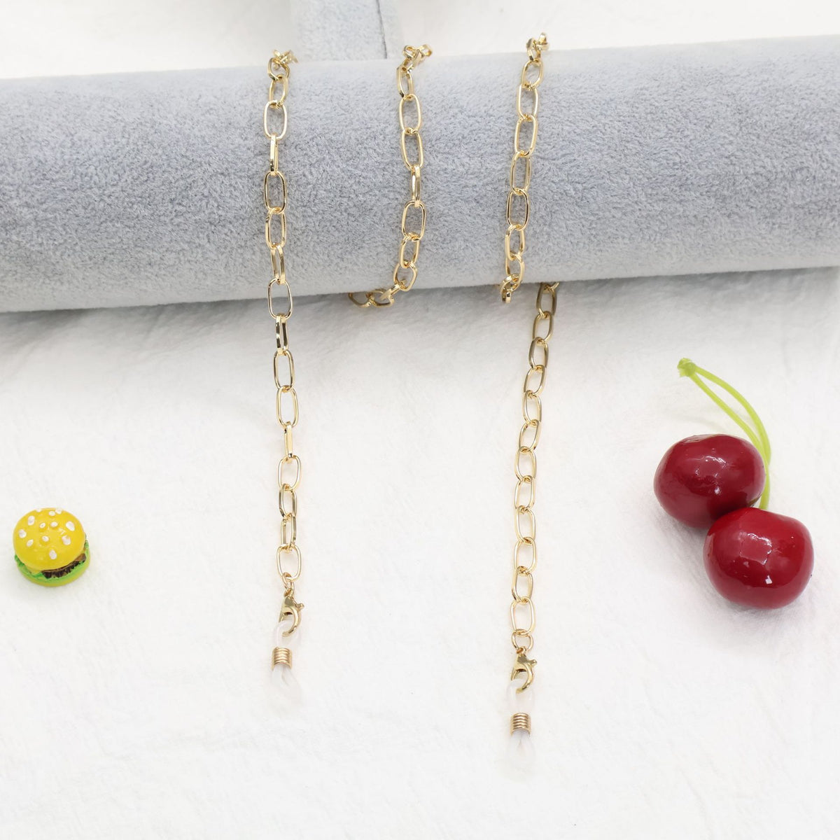 Modern Chain Eyewear Holder Acalora