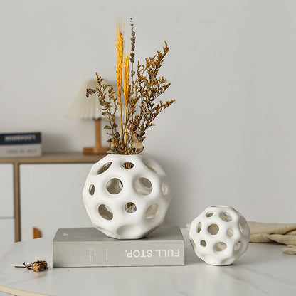 Decorative sculptural vase Acalora