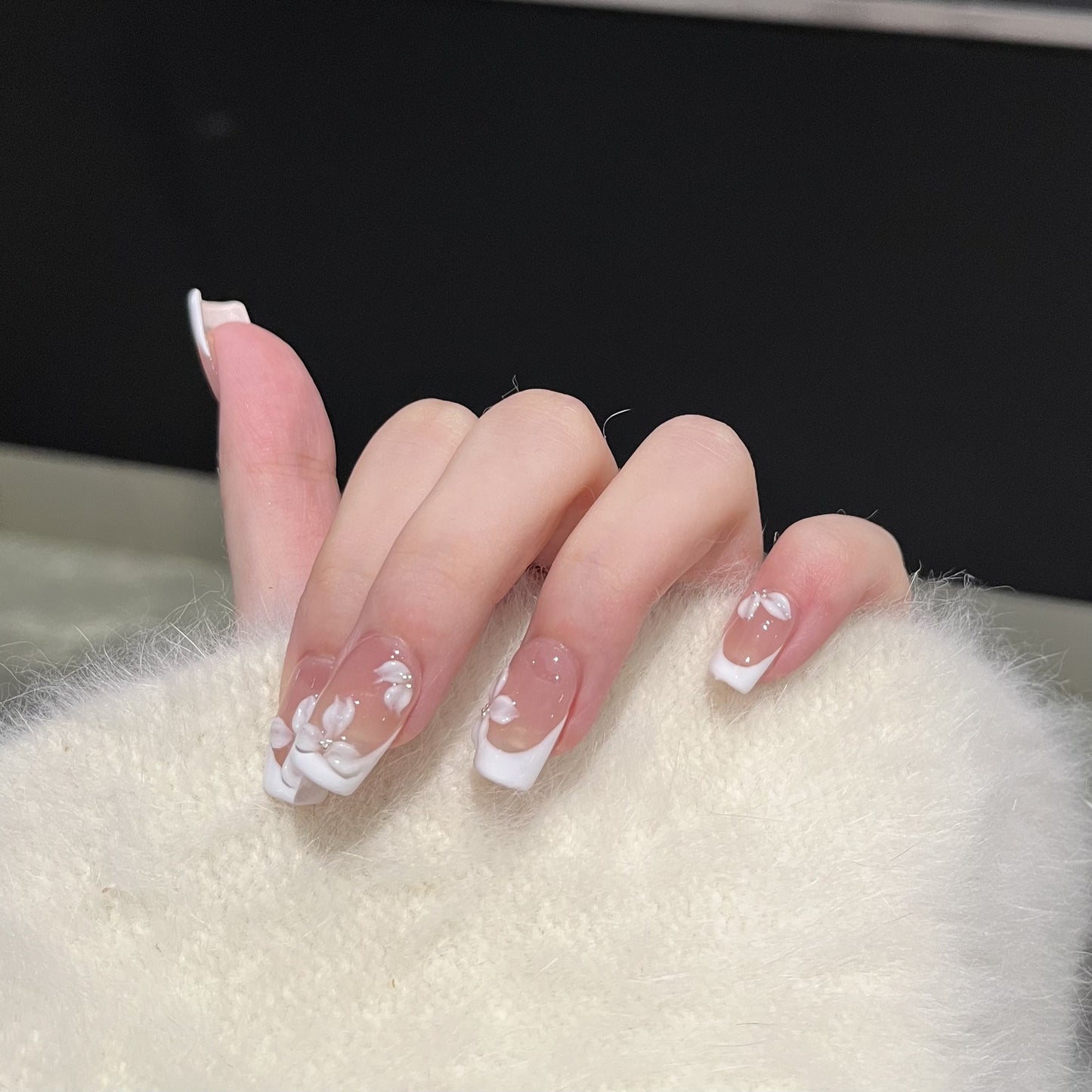 Floral Design Press-On Nail Art Kit Acalora