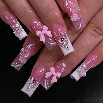 Acrylic nail set with glamorous golden accents Acalora