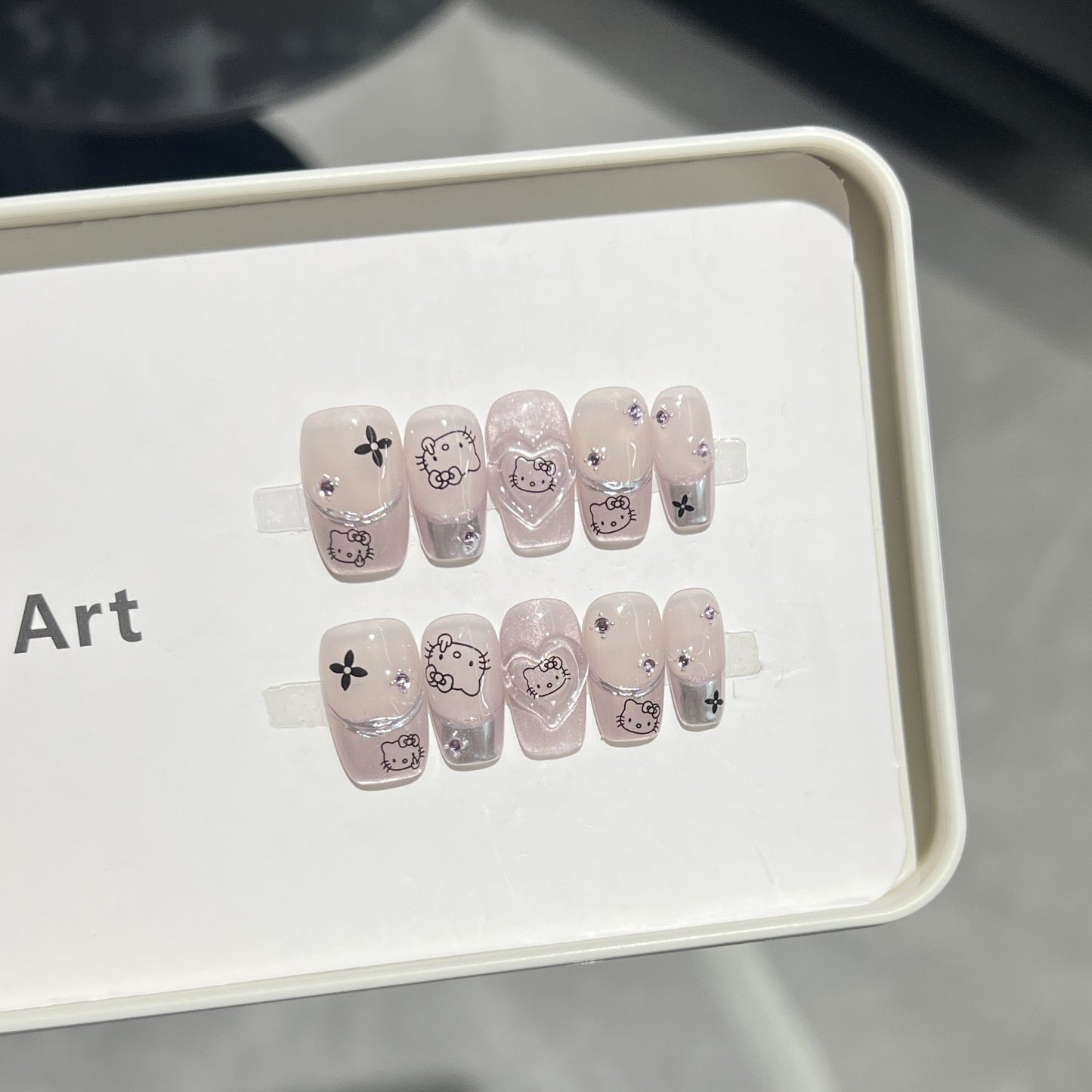 Themed Press-On Nail Art Acalora