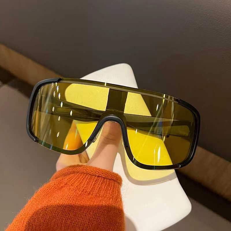 Women's sporty visor-like sunglasses Bowlift