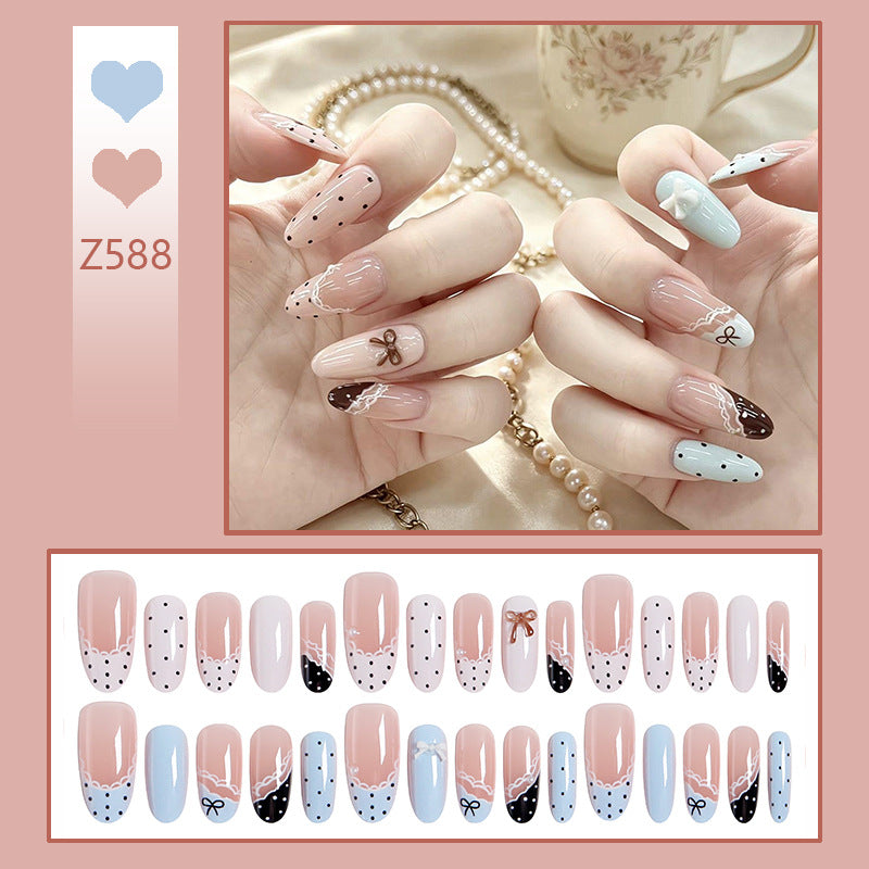 Artificial nail set with elegant accents and fine designs Acalora