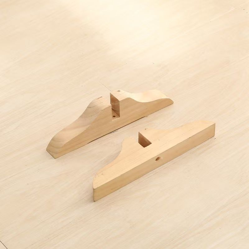 Wood shoe supports Acalora