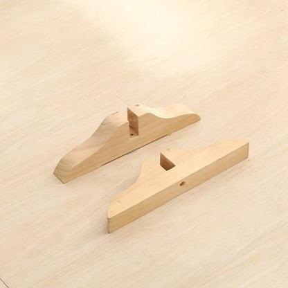 Wood shoe supports Acalora