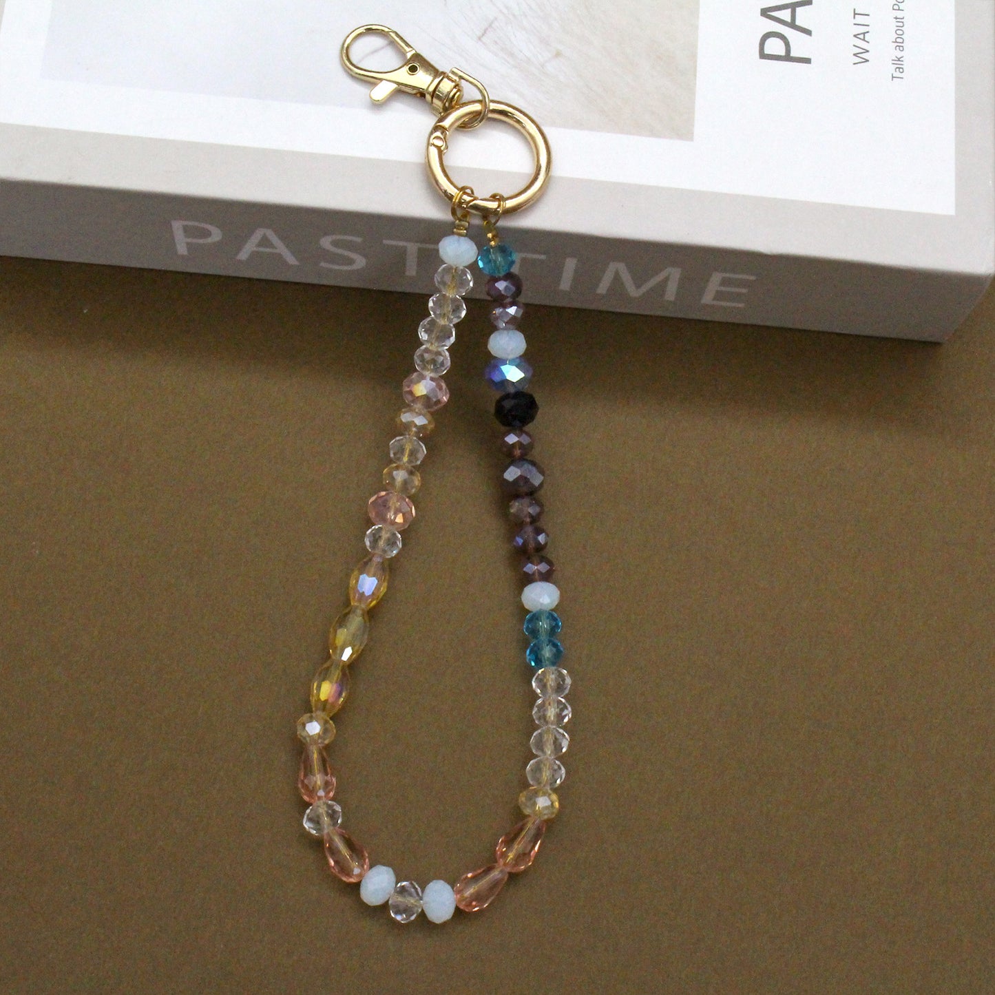 Elegant Pearl Oversized Eyewear Chain Acalora