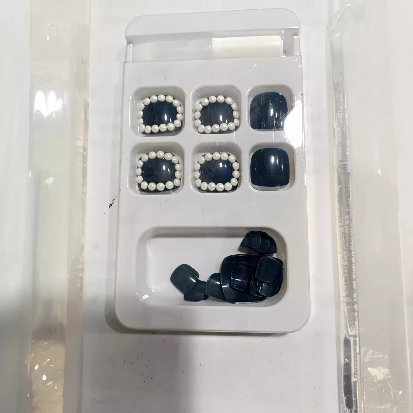Decorative Press-On Nail Set with Pearl Accents Acalora