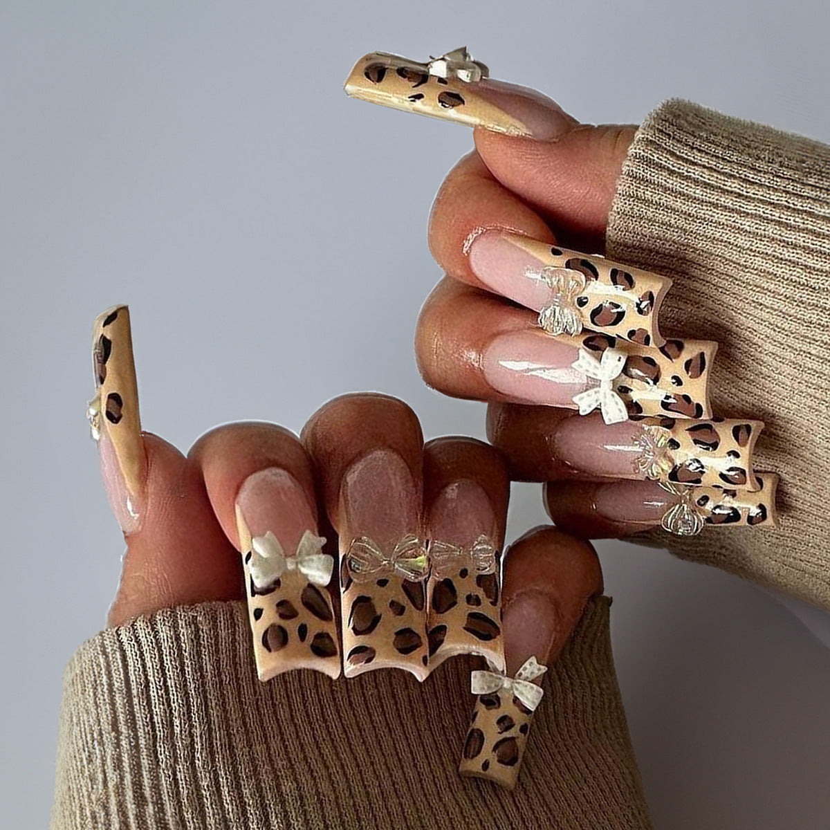 Decorative Press-On Nail Set with Chic Animal Print and Gem Accents Acalora