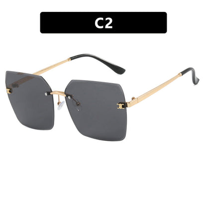 Women's square sunglasses in a modern design with a delicate metal frame Karnz