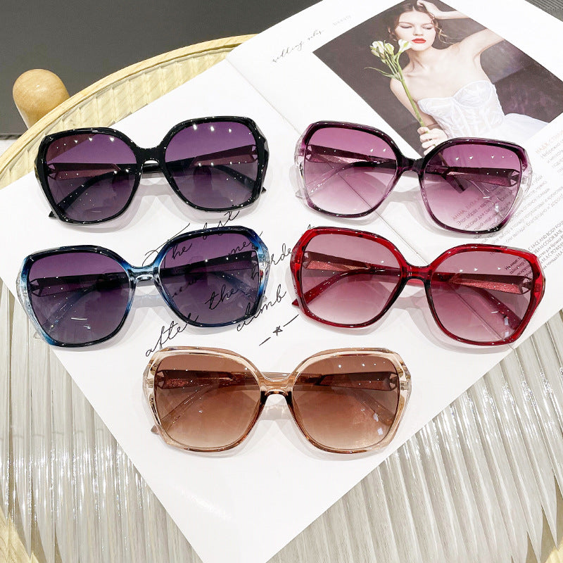 Women's oversized sunglasses in an elegant butterfly design Brehn