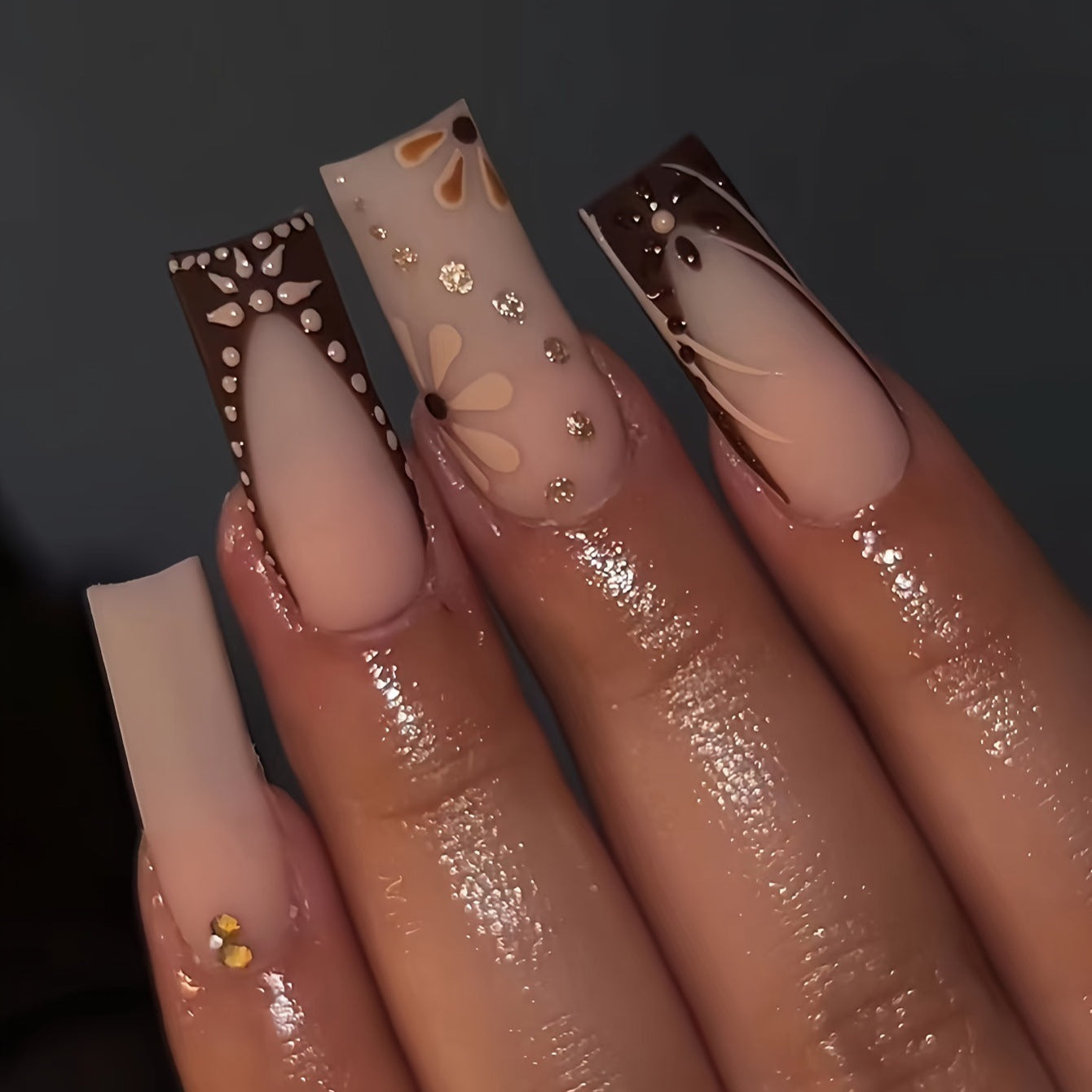 Detailed Floral Art Press-On Nails Acalora