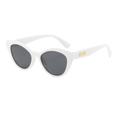 Women's Cat-Eye Sunglasses in Trendy Vintage Style Bowlift