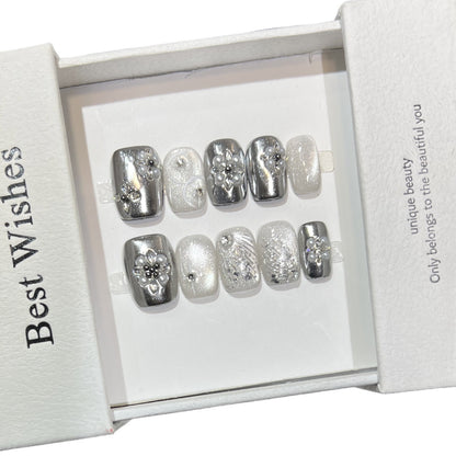 Decorative Silver Press-On Nail Set Acalora