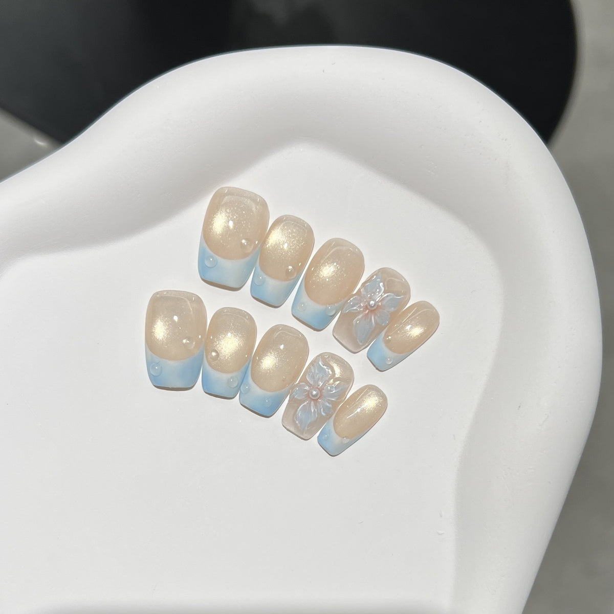 Decorative Press-On Nail Art Set with Floral Design Acalora