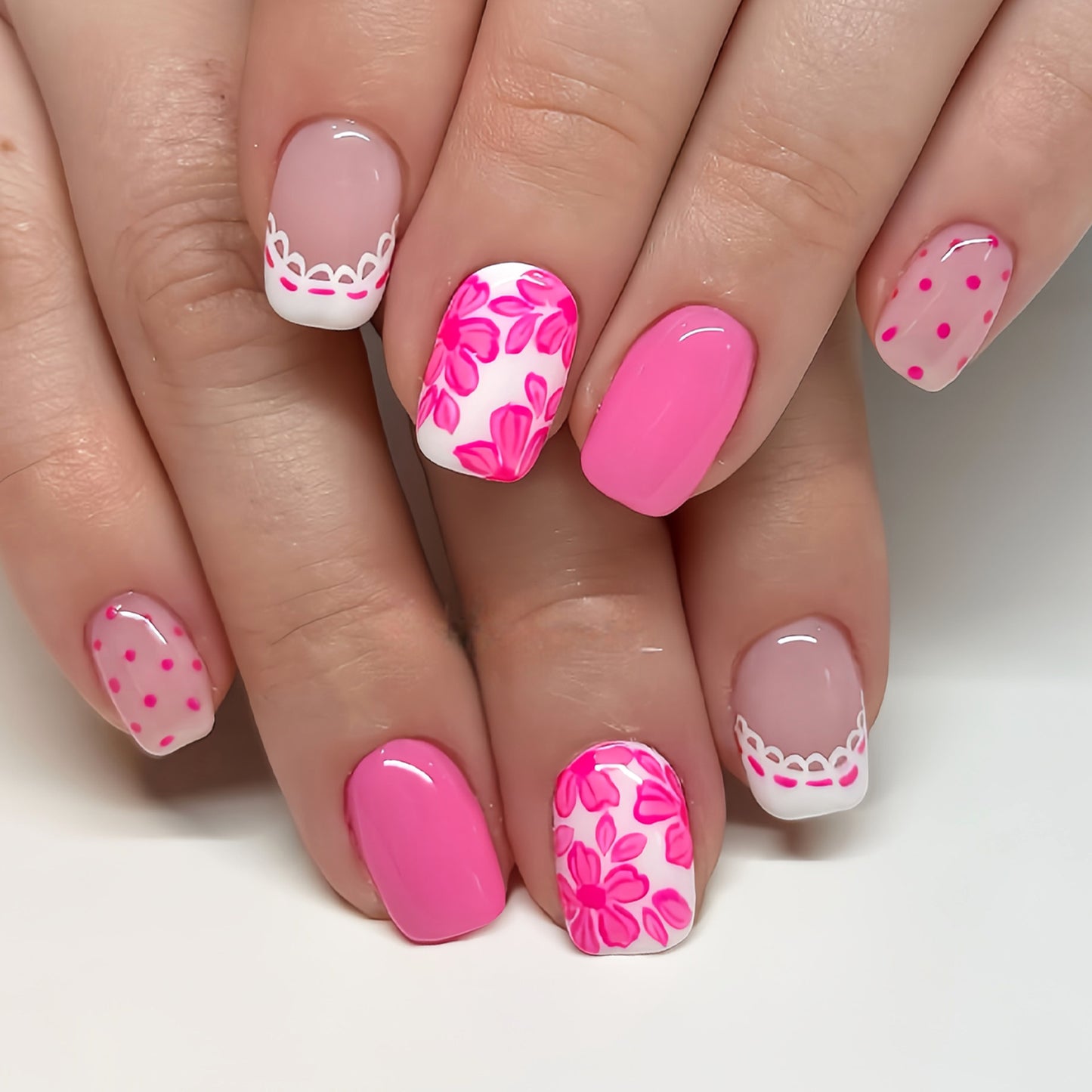Seasonal Themed Press-On Nail Art Set Acalora