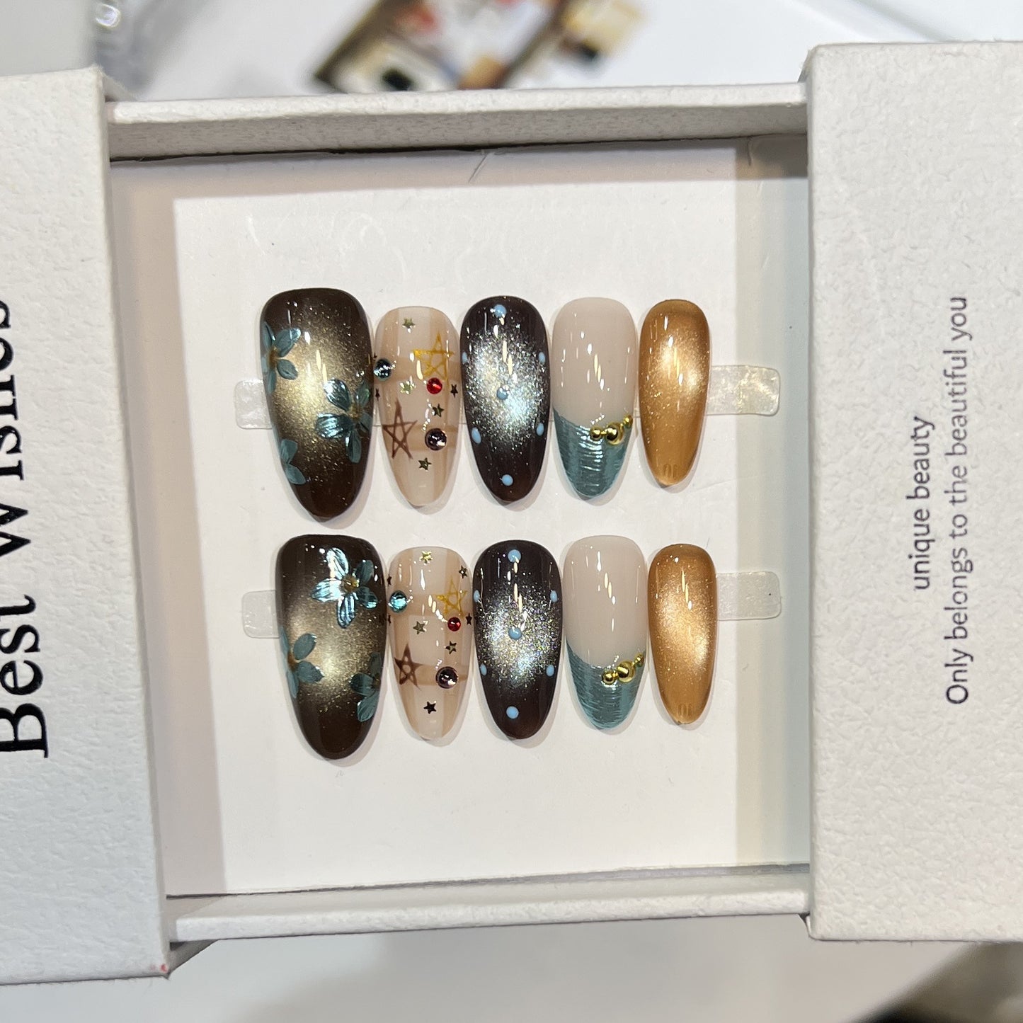 Artistic Press-On Nails Acalora