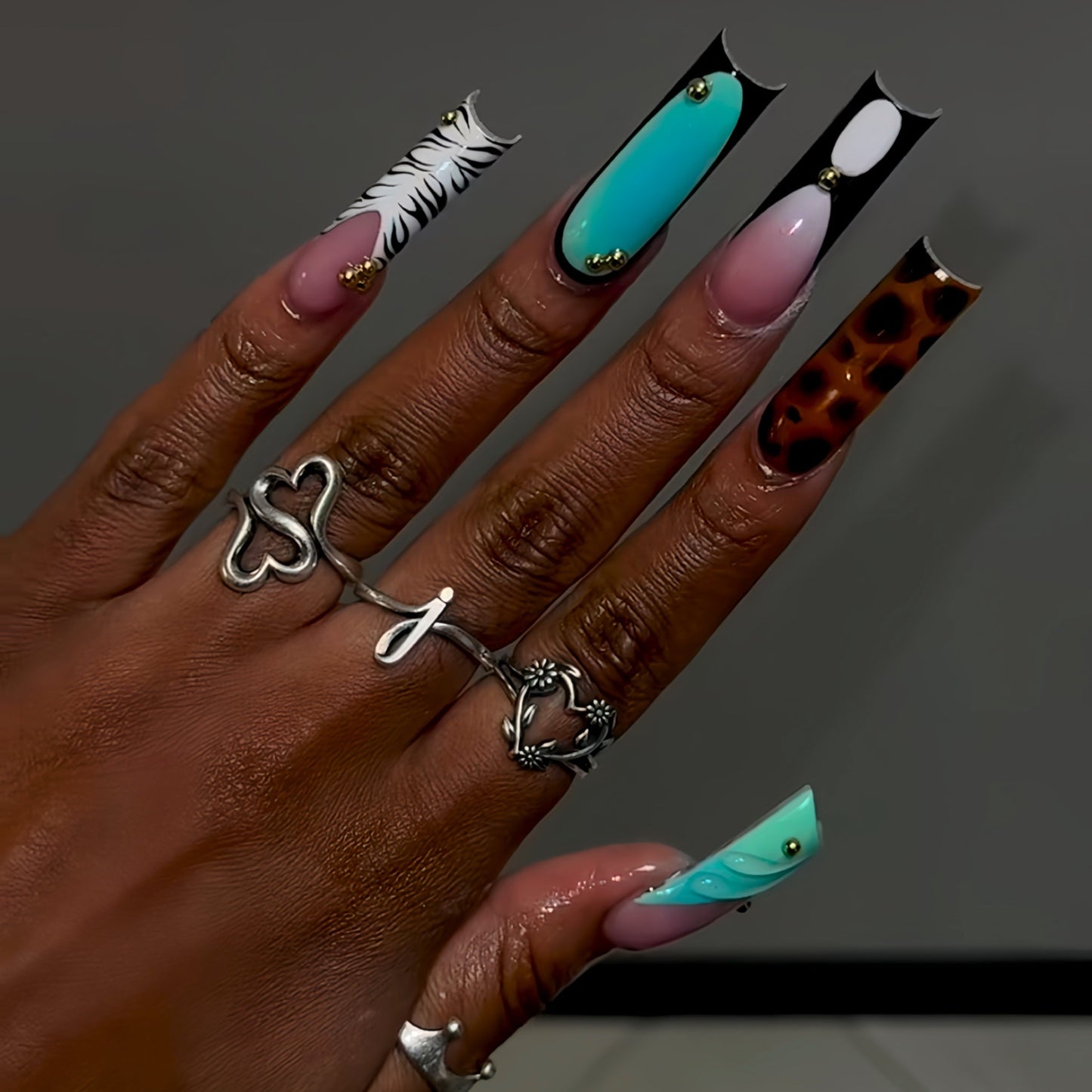 Artistic Press-On Nail Art Set Acalora