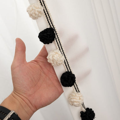 Decorative border with pompons Acalora
