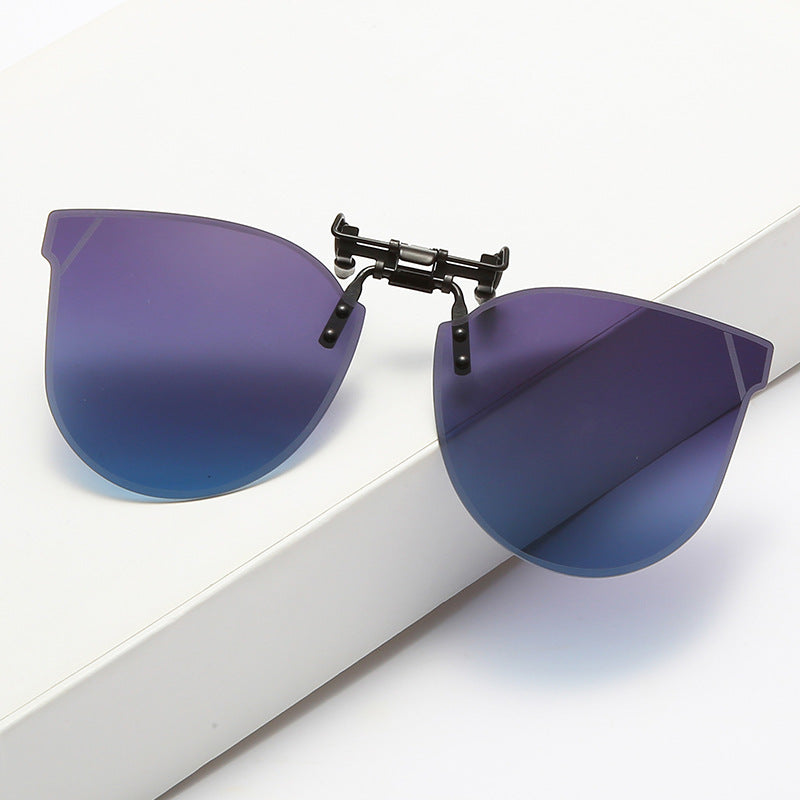 Women's fashionable sunglasses in a futuristic design with mirrored lenses Karnz