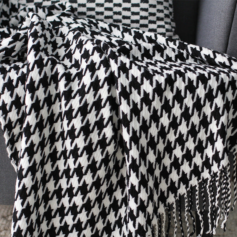 Unisex Houndstooth Pattern Cozy Throw Blanket