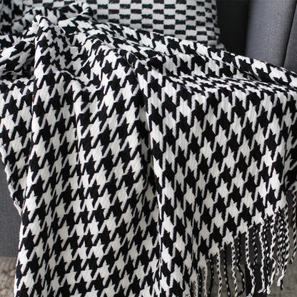Unisex Houndstooth Pattern Cozy Throw Blanket