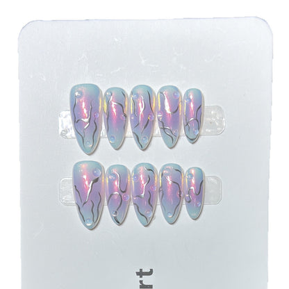 Iridescent Press-On Nail Set Acalora