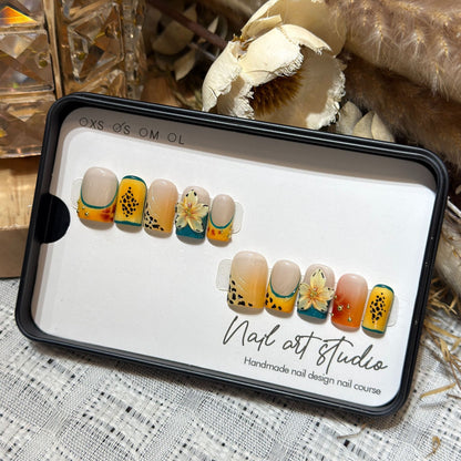 Floral Themed Press-On Nail Art Set Acalora
