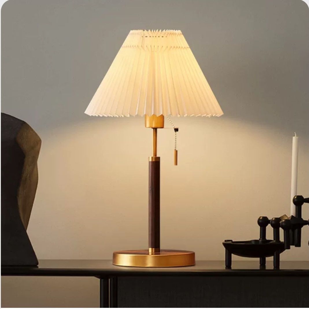 Elegant Pleated Shade Floor Lamp