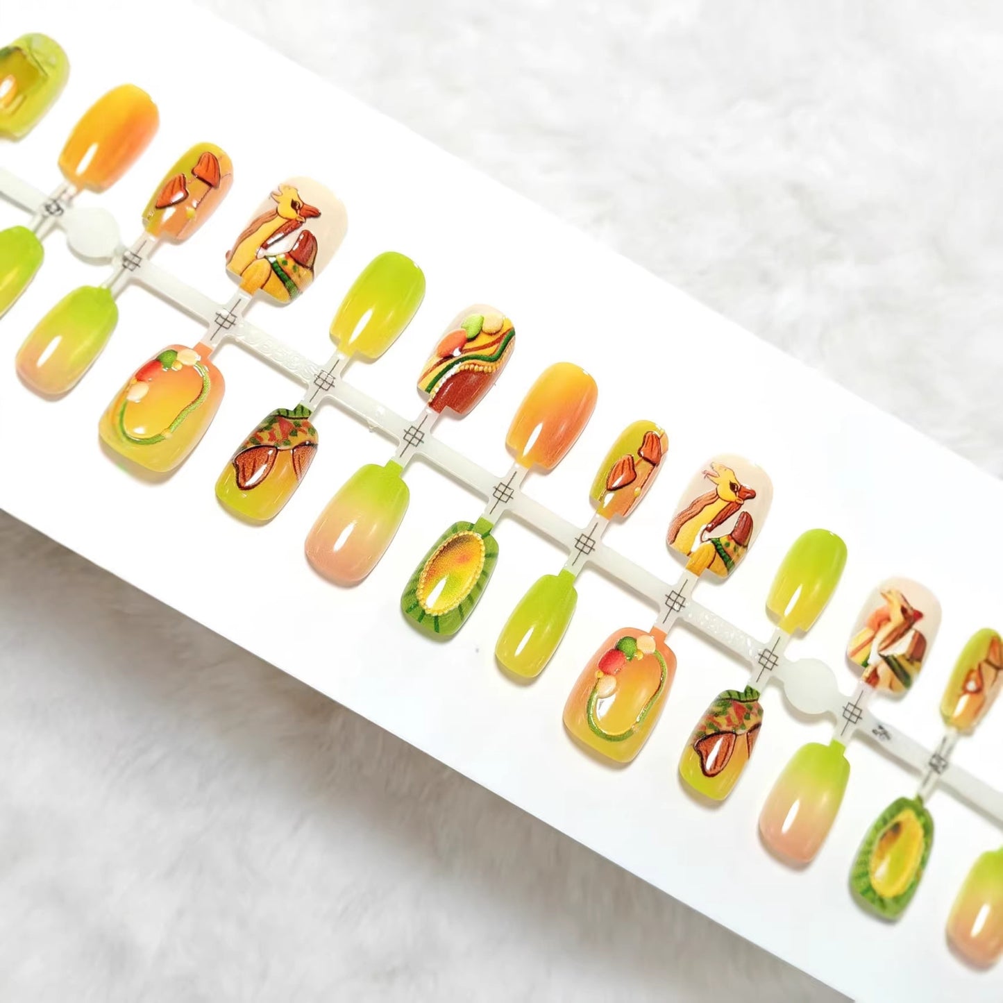 Artificial nails with fruit motifs Acalora