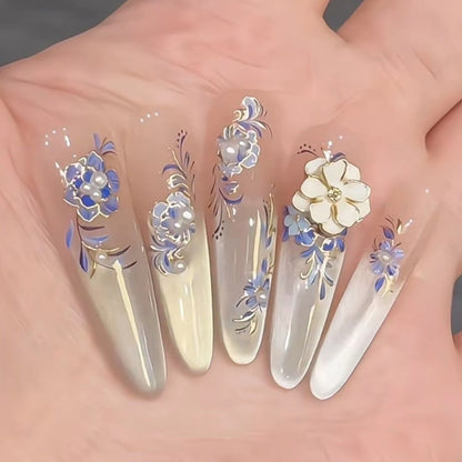 Nail art set with floral 3D applications and elegant shine Acalora