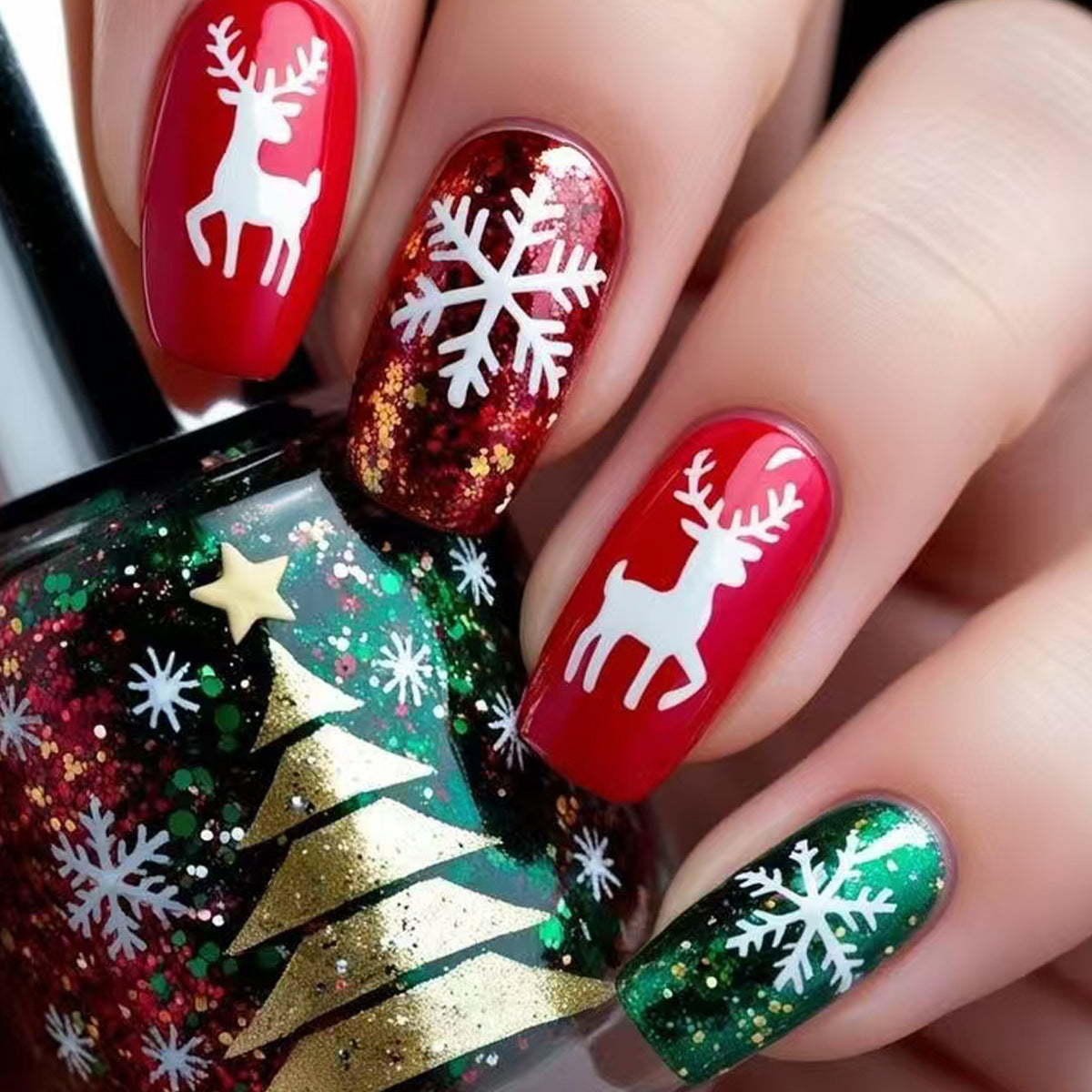 Festive Holiday-Themed Nail Art Acalora