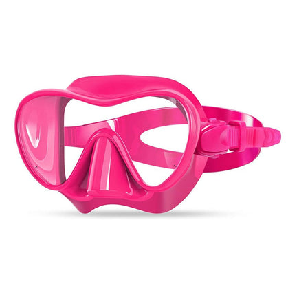 Diving mask with flexible silicone edge and clear field of vision Bowlift