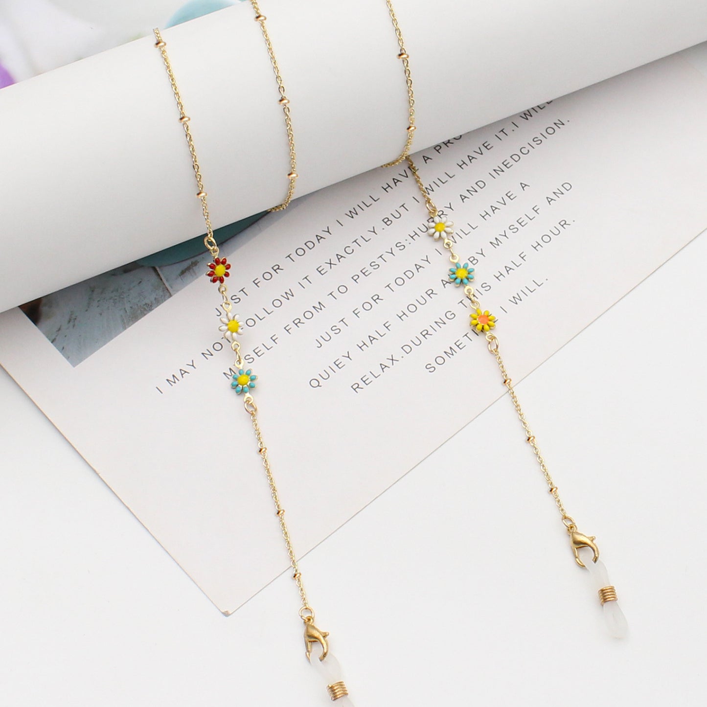 Floral Themed Eyewear Chain Acalora